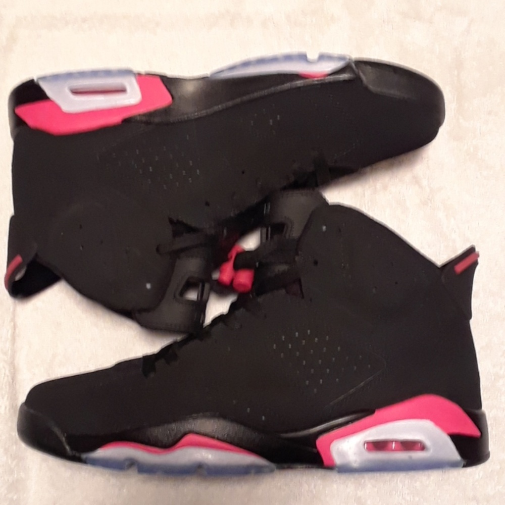 JORDAN RETRO 6